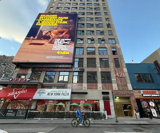 Pinnacle Audiology clinic in Midtown Manhattan offering hearing tests, tinnitus evaluations, and hearing aid fittings.